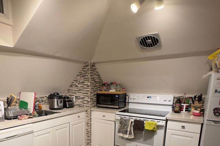 Cozy apartment with a private deck - 3