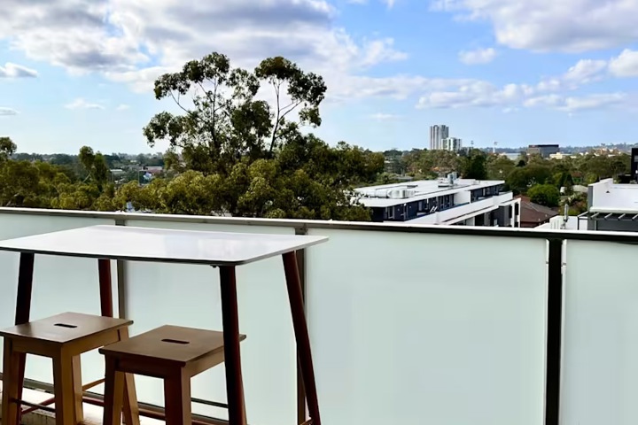 Spacious room nearby Parramatta with office space - 3