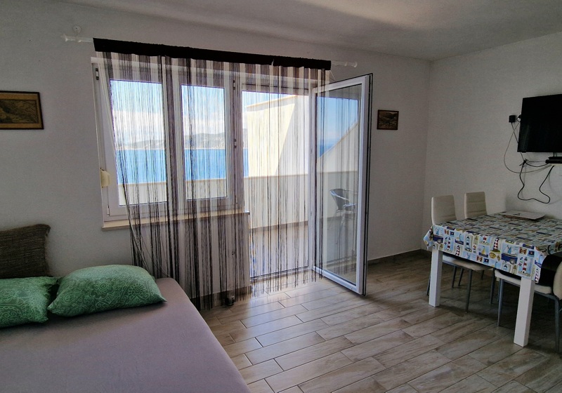 home swap in Račišće, Croatia