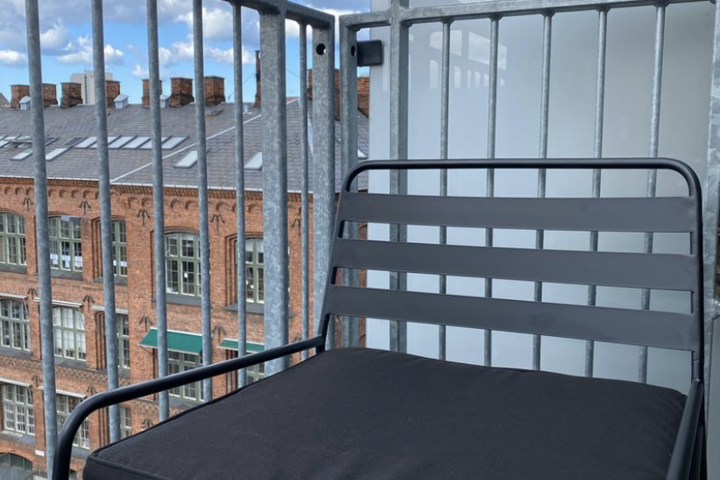 Top Floor in Best Location w. Balcony & Views - 6