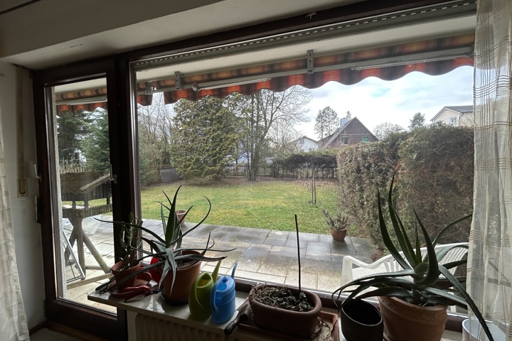 Roomy apt. w/ garden in green/quiet neighborhood - 1