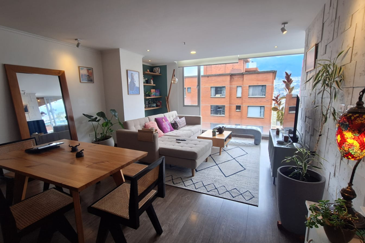 Beautiful 2 bedroom artist apartment with balcony - 2