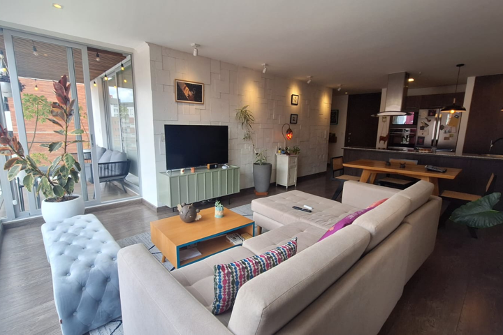 Beautiful 2 bedroom artist apartment with balcony - 3