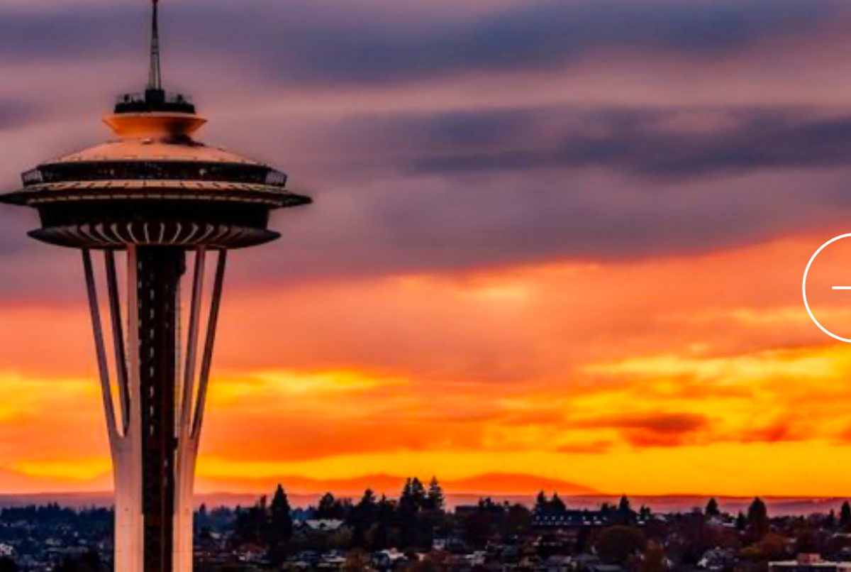 Centrally located townhouse on city park oasis