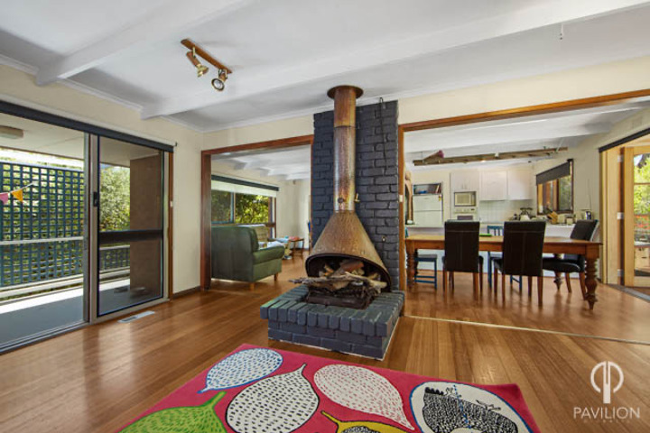 Mid century split level comfortable home - 1