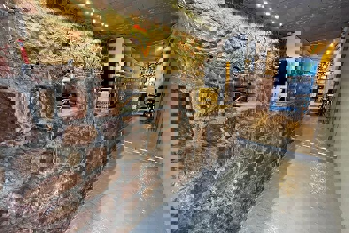 The Carved Rock-entire apartment unit - 2