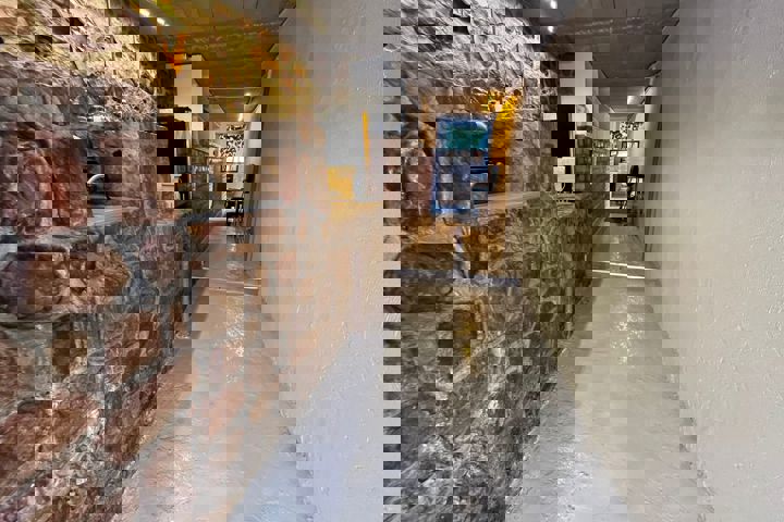 The Carved Rock-entire apartment unit - 3