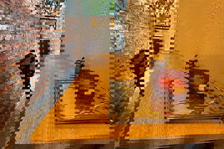 The Carved Rock-entire apartment unit - 7