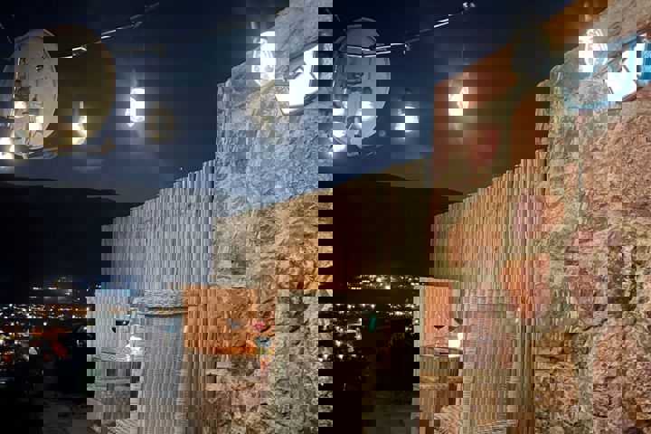 The Carved Rock-entire apartment unit - 18