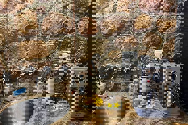 The Carved Rock-entire apartment unit - 19