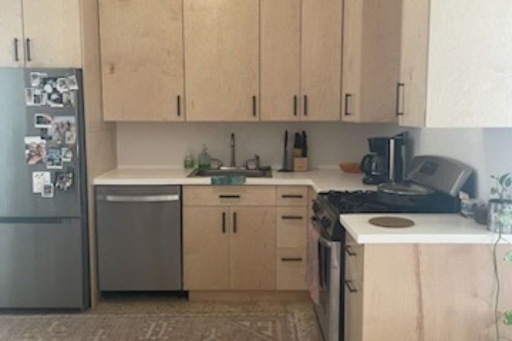 Cozy Clean Home in Tropical Getaway w Private Yard - 1