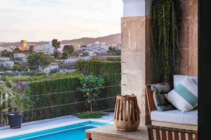 Stunning villa with sea and mountain views - 9