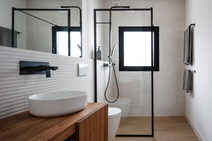 Stunning villa with sea and mountain views - 8