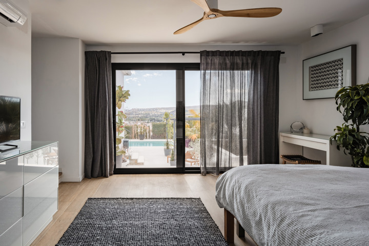 Stunning villa with sea and mountain views - 7