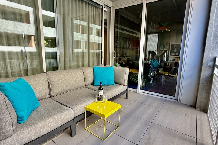 Close to city centre setup for remote working - 4