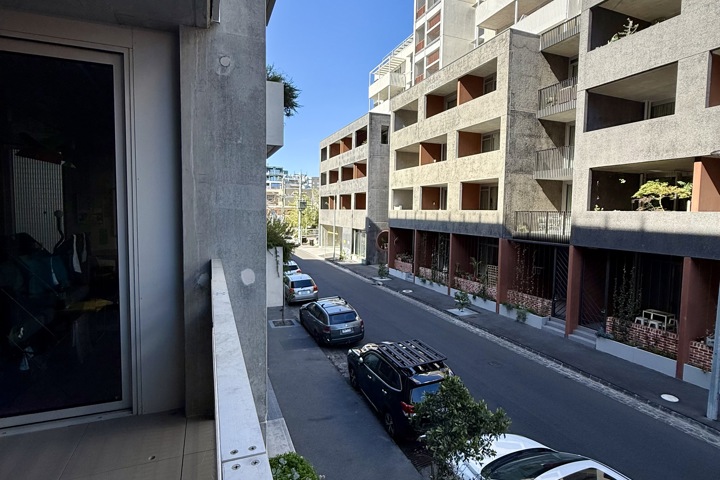 Close to city centre setup for remote working - 8