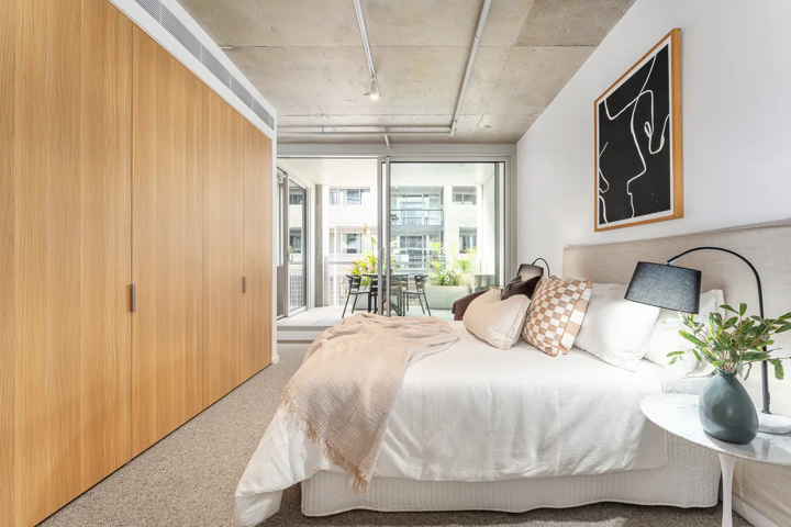 Close to city centre setup for remote working - 6