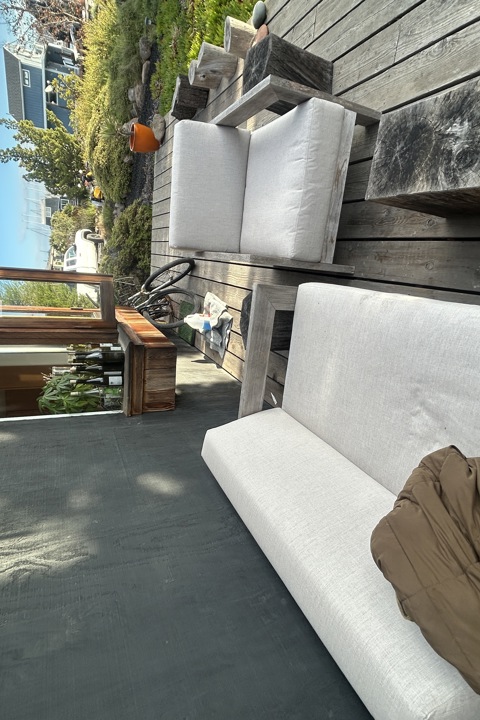 Coastal MCM home in a unique artist community - 4