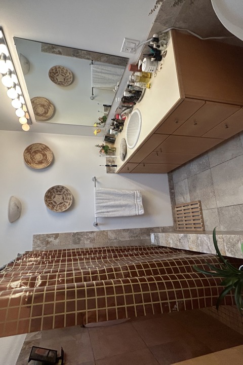 Coastal MCM home in a unique artist community - 5