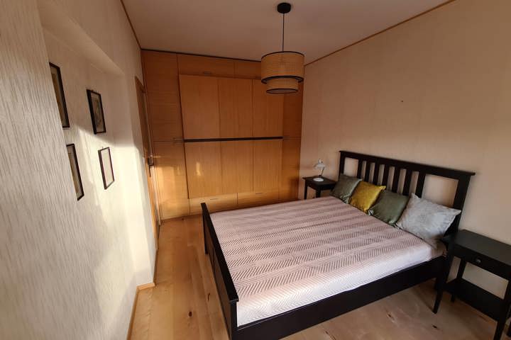 Peaceful Garden Apartment Near the Metro - 3