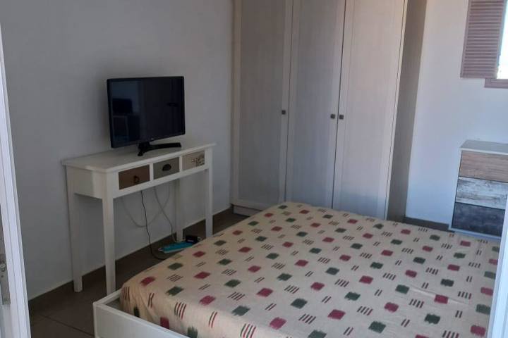 cosy blue and white by the sea - 6