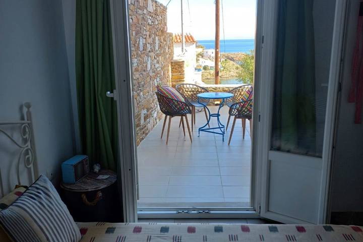 cosy blue and white by the sea - 7