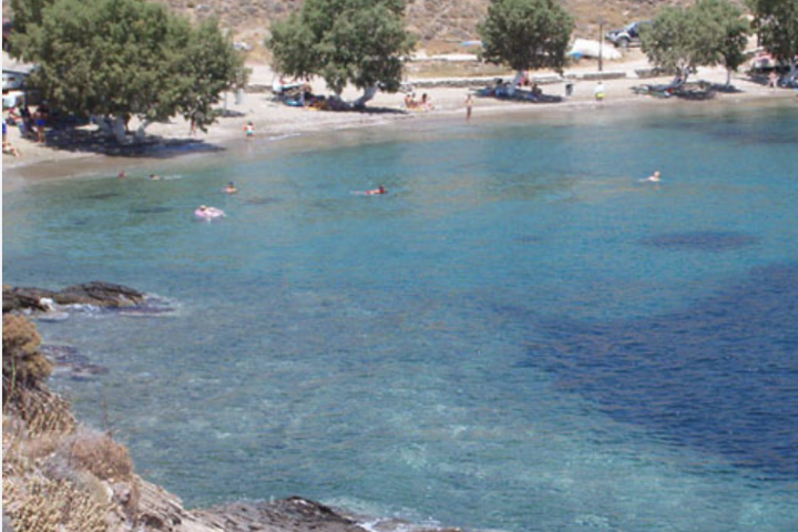 cosy blue and white by the sea - 12