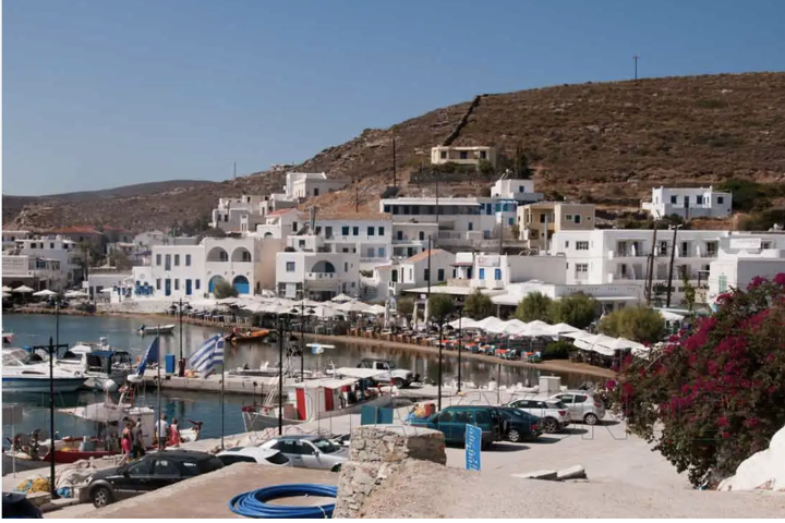 cosy blue and white by the sea - 14