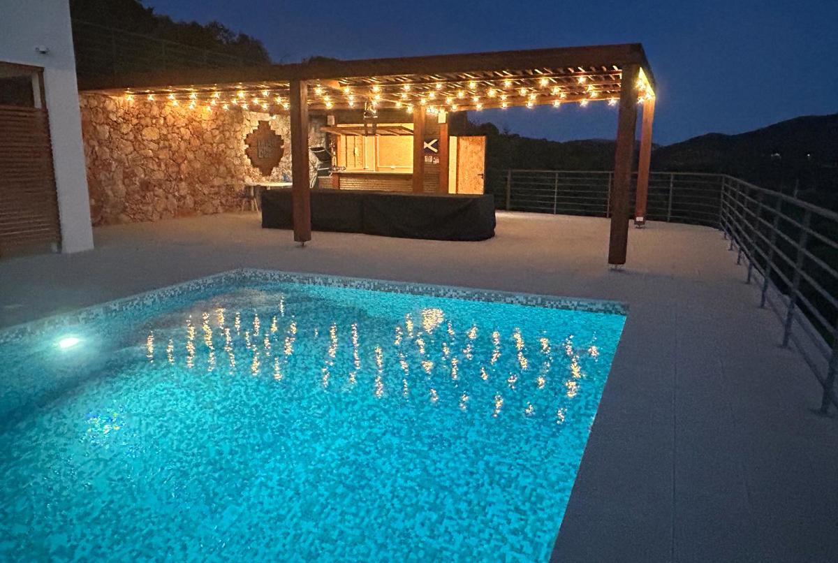 Tranquil paradise with the ocean view