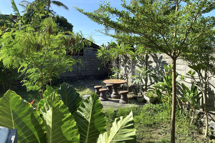 Authentic 3BR House in Peaceful Amed - 1