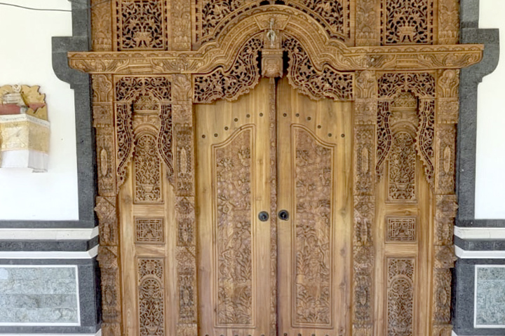 Authentic 3BR House in Peaceful Amed - 3