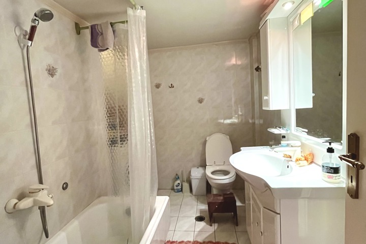 Cozy City Hideaway - 4