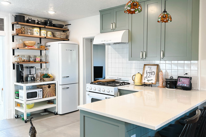 Charming 1891 cottage with a beautiful yard. - 1