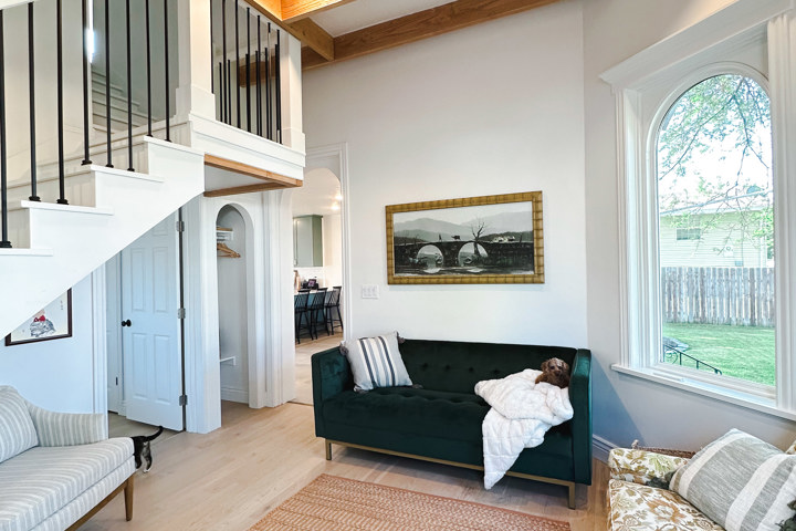 Charming 1891 cottage with a beautiful yard. - 2