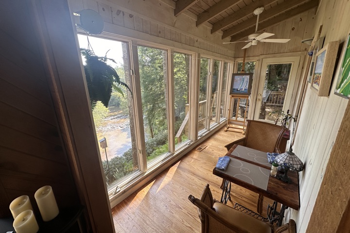 Lovely cabin on a stunning whitewater river - 5