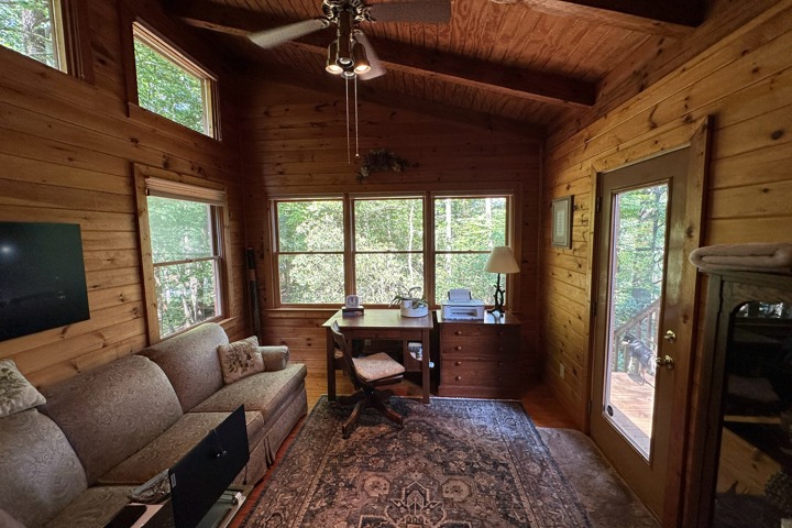 Lovely cabin on a stunning whitewater river - 11