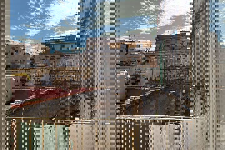 Artistic house right in the city center of Napoli - 3