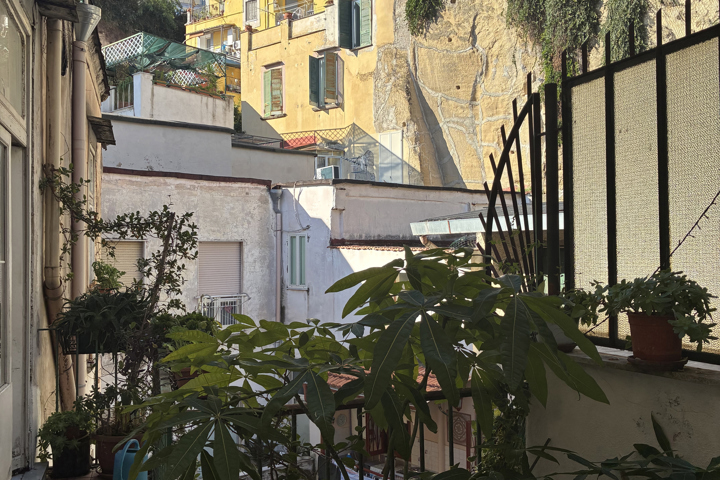 Artistic house right in the city center of Napoli - 13