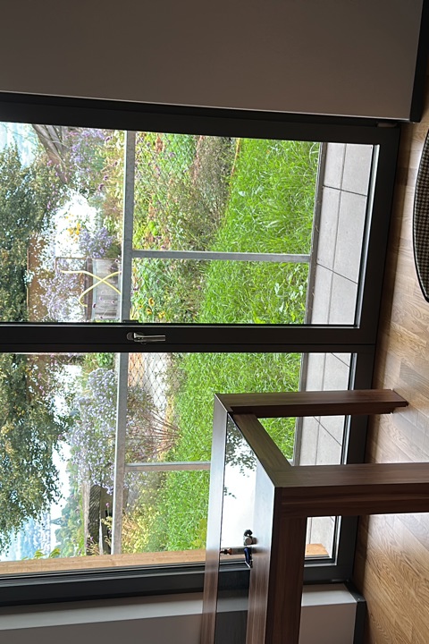 Relaxed home in quite Swiss neighborhood - 1