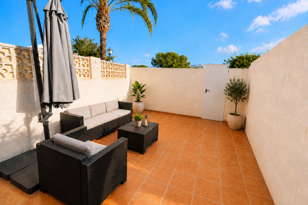 Sunny Spanish Home Near the Beach