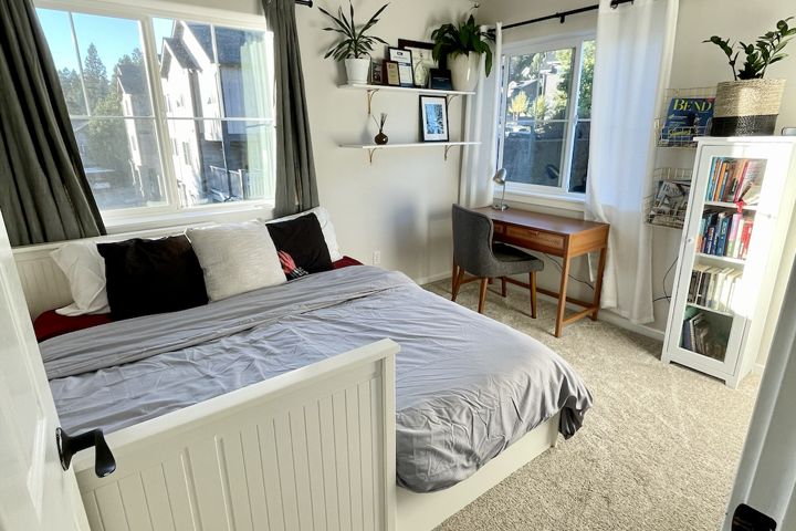 Clean, cozy condo in Bend - 2