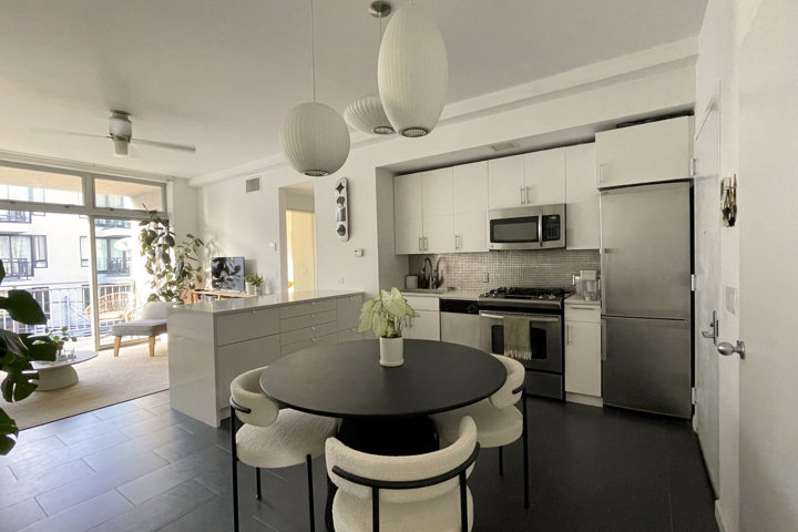 Designers’ plant-filled apartment - 3