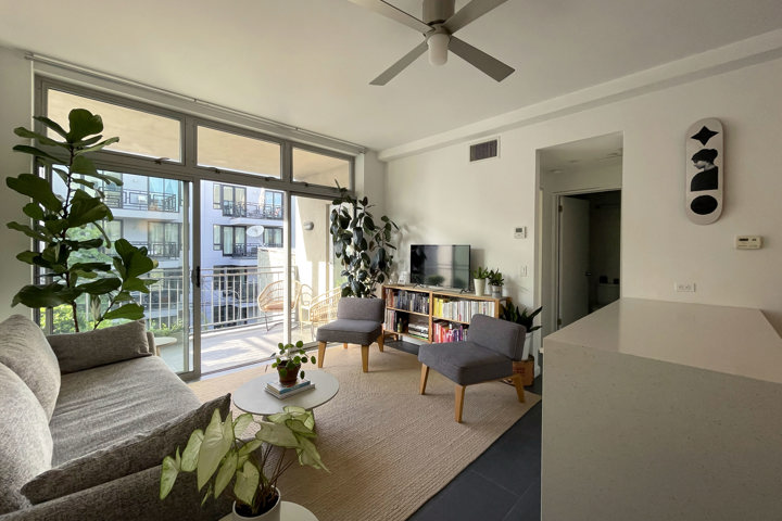 Designers’ plant-filled apartment - 1
