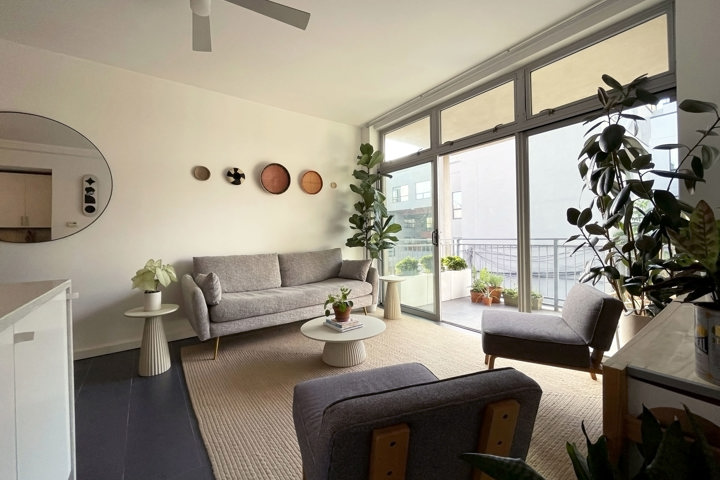 Designers’ plant-filled apartment - 2