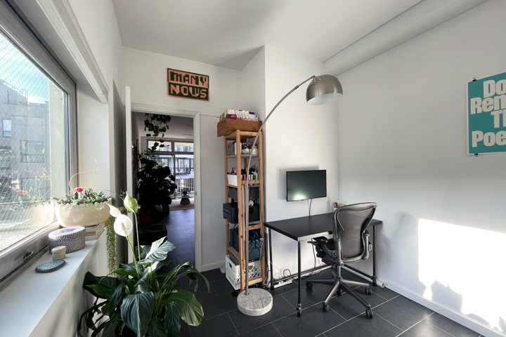 Designers’ plant-filled apartment - 4