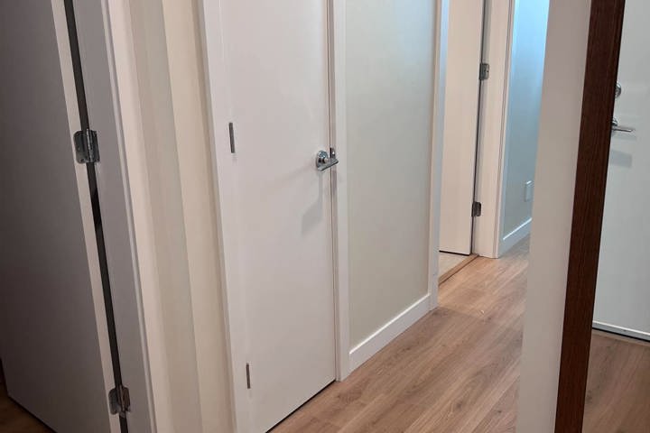 2026 apartment close to the heart of Victoria - 4