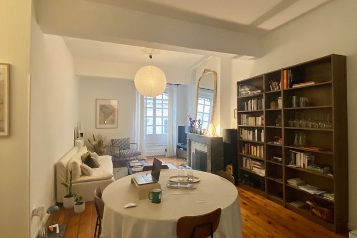 Elegant 90m² Apartment in Historic Center of Borde - 1