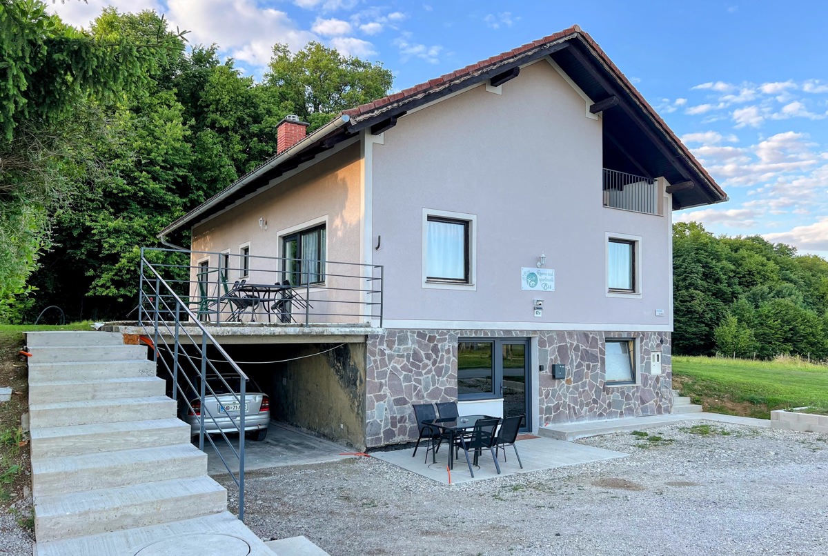 Cozy Apartment with Terrace & Nature Views