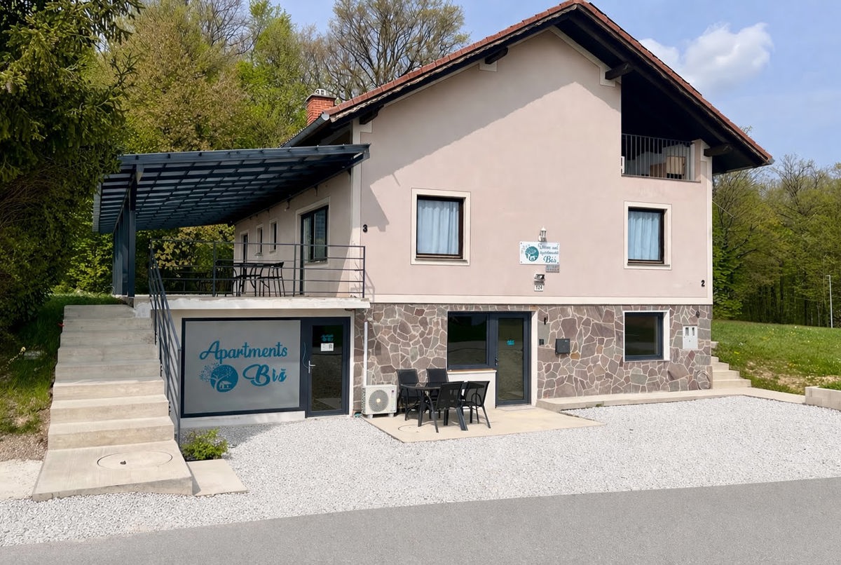Cozy Apartment with Terrace & Nature Views