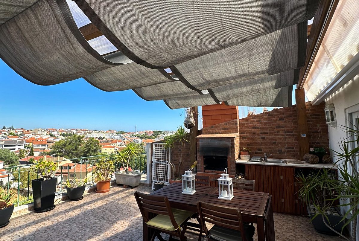 Penthouse in the outskirts of Cascais